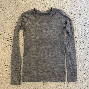 Gray lulu long sleeve, size 4